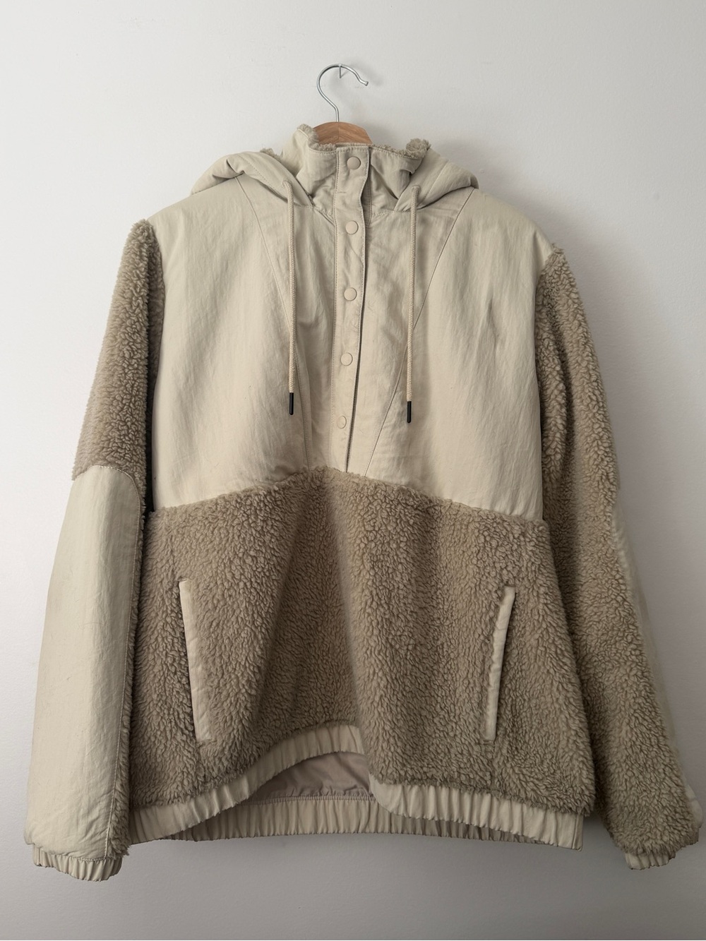 Patagonia Beige Two-Tone Sherpa Hooded Pullover Jacket